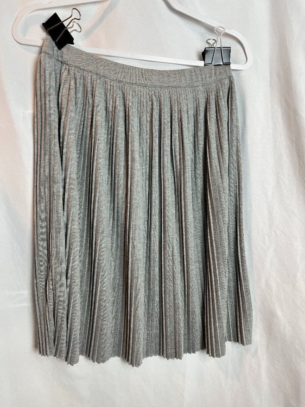 Women's Grey Sundance Micro pleated, elastic waist skirt Size M